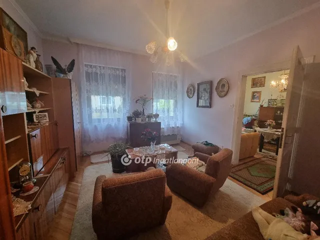 Eladó ház Pápa, Tókert 64 nm