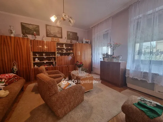 Eladó ház Pápa, Tókert 64 nm