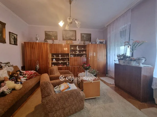 Eladó ház Pápa, Tókert 64 nm