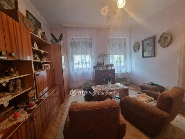Eladó ház Pápa, Tókert 64 nm