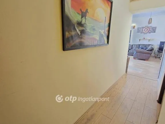 Eladó ház Pápa, Tókert 195 nm