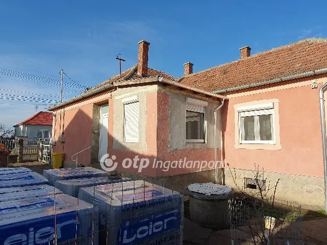 Eladó ház Devecser 95 nm