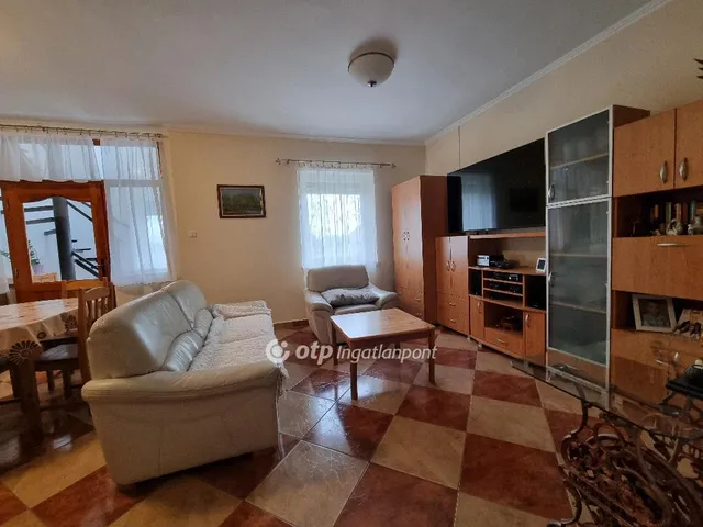 Eladó ház Nemesszalók 200 nm