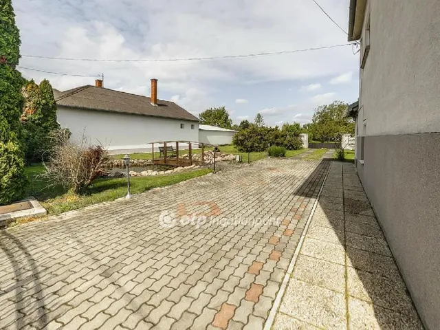 Eladó ház Győrzámoly 176 nm