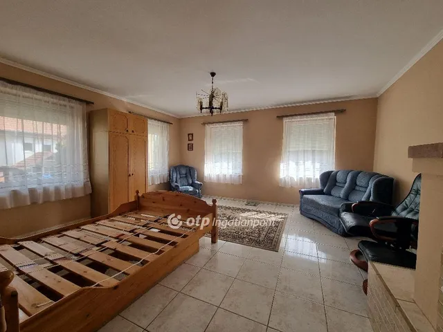 Eladó ház Pápa 295 nm