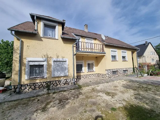 Eladó ház Pápa 295 nm