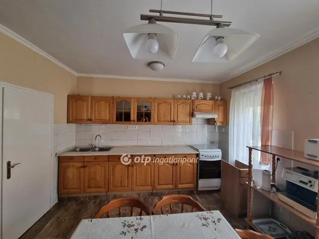 Eladó ház Pápa 295 nm