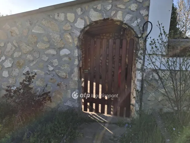 Eladó telek Pápa, Törzsökhegy 20 nm