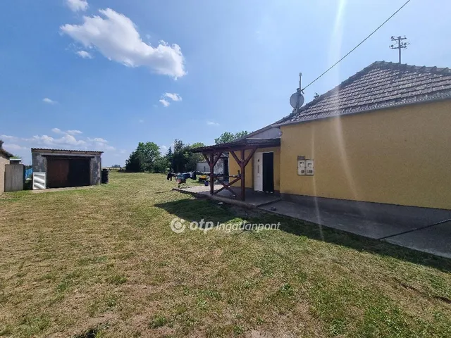 Eladó ház Kerta 105 nm