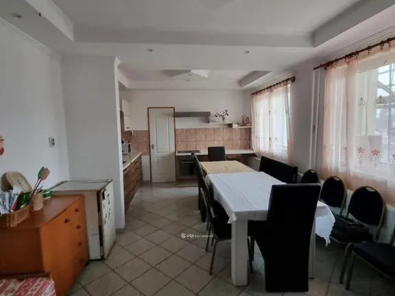 Eladó ház Iszkáz 190 nm