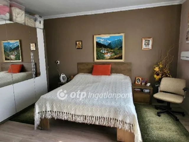 Eladó lakás Pápa 98 nm