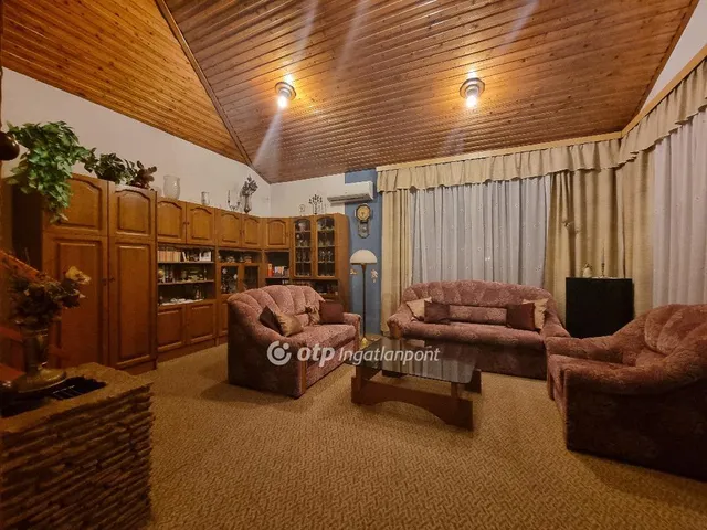 Eladó lakás Jánosháza 151 nm