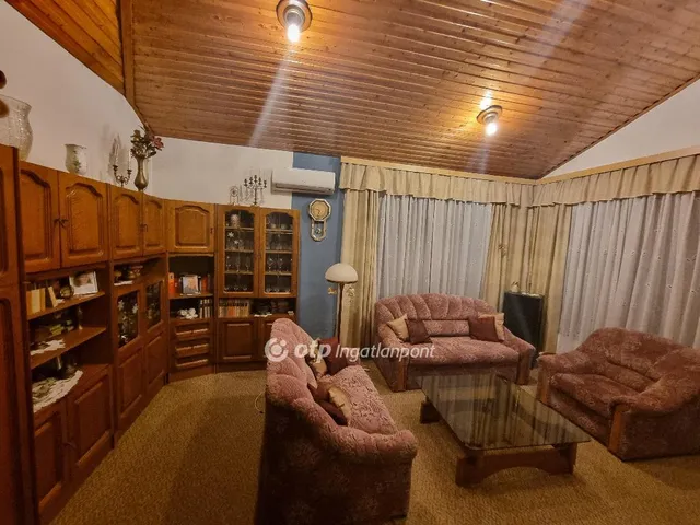 Eladó lakás Jánosháza 151 nm