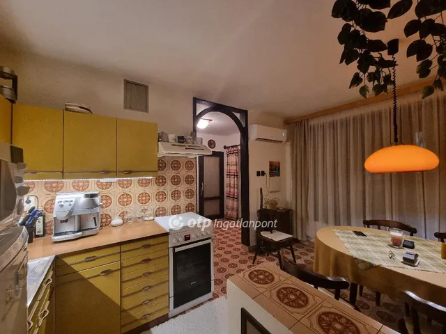 Eladó lakás Jánosháza 151 nm