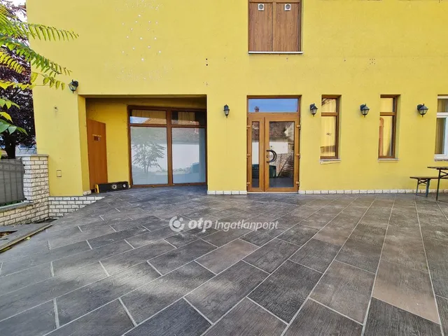 Eladó ház Pápa 450 nm