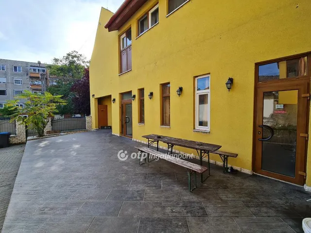 Eladó ház Pápa 450 nm