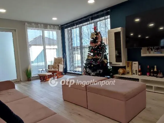 Eladó ház Pápa 360 nm