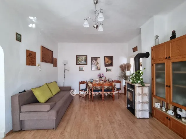 Eladó ház Pápateszér 69 nm
