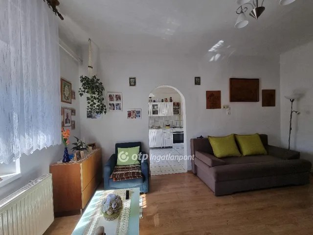 Eladó ház Pápateszér 69 nm