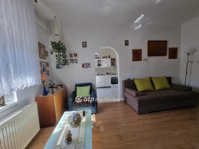 Eladó ház Pápateszér 69 nm