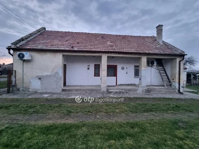 Eladó ház Takácsi 71 nm
