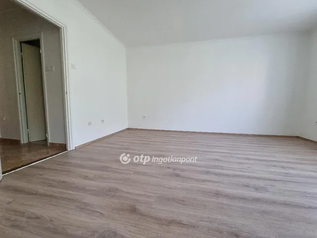 Eladó lakás Pápa 57 nm