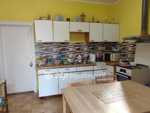 Eladó ház Pápateszér 133 nm
