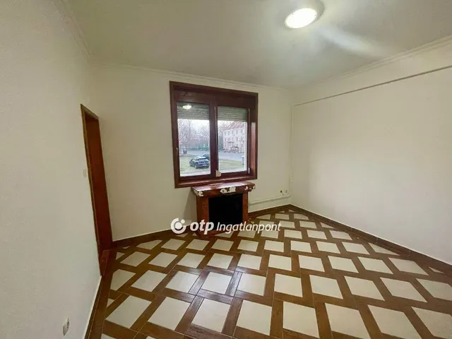 Kiadó lakás Pápa 24 nm