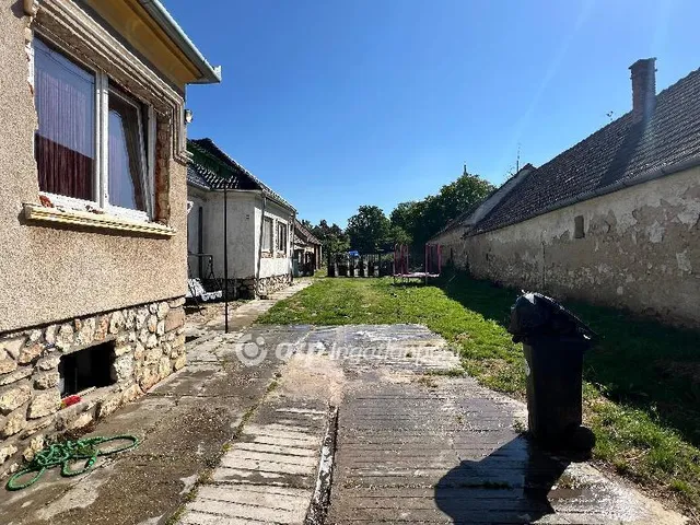 Eladó ház Ugod 170 nm