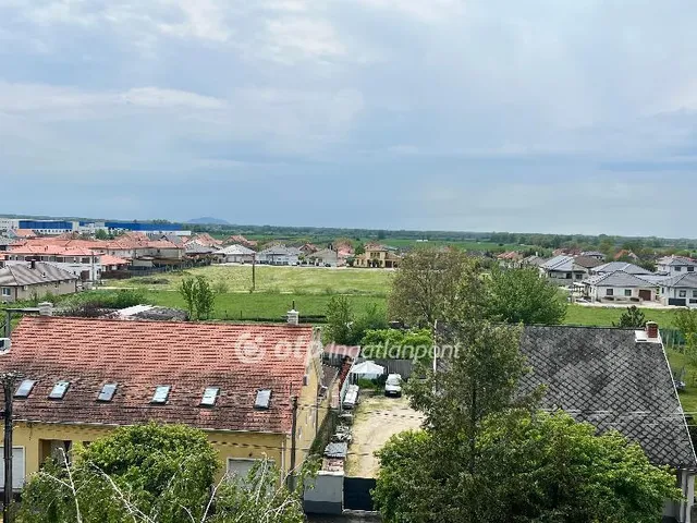Eladó lakás Pápa 68 nm