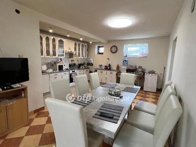 Eladó ház Kup 73 nm