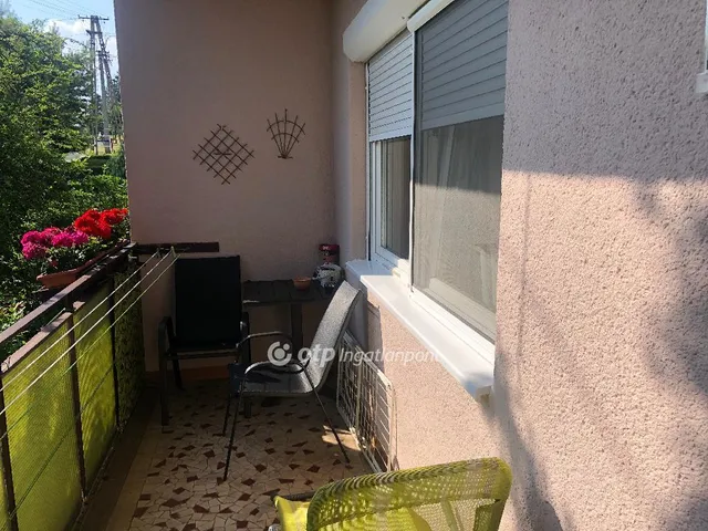 Eladó lakás Ajka 77 nm