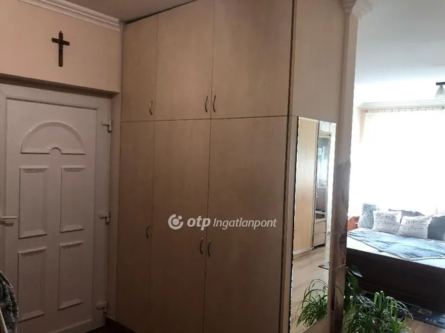 Eladó lakás Ajka 77 nm