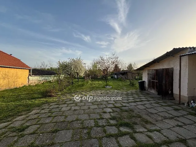 Eladó ház Tét 90 nm