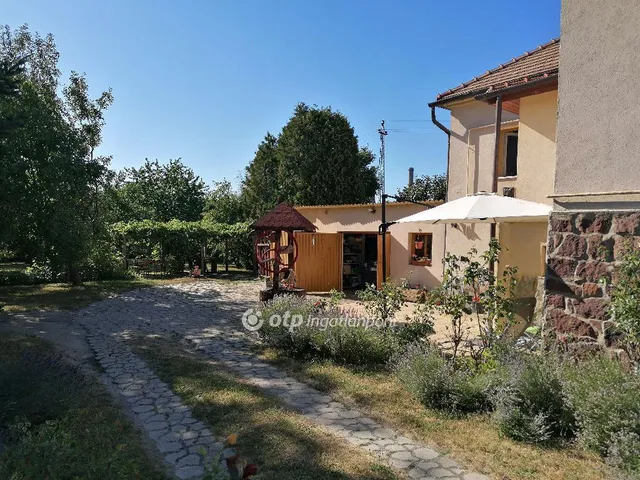 Eladó ház Ajka 130 nm