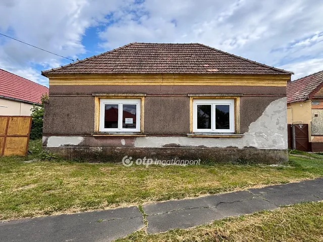 Eladó ház Várkesző 73 nm