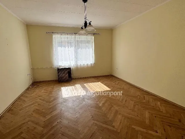 Eladó lakás Pápa 75 nm
