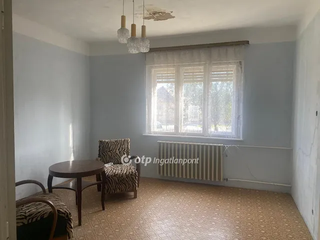 Eladó ház Béb 70 nm