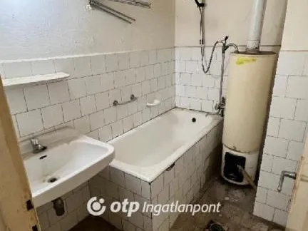 Eladó lakás Pápa 33 nm