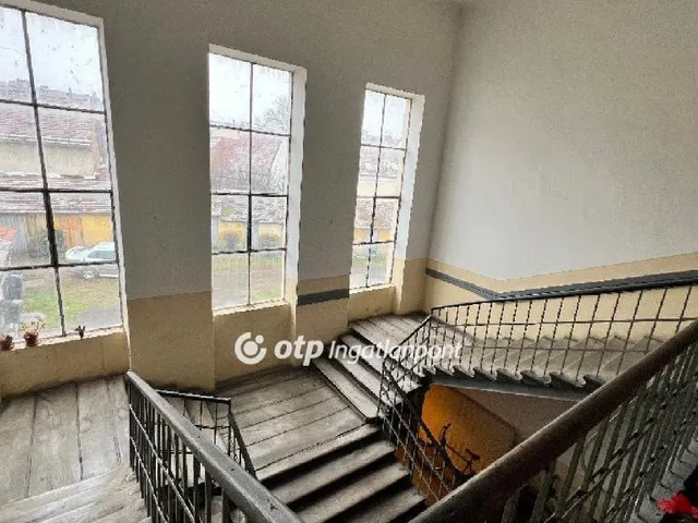 Eladó lakás Pápa 33 nm