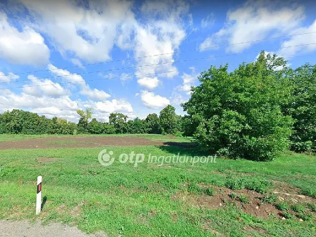 Eladó telek Botykapeterd 8634 nm