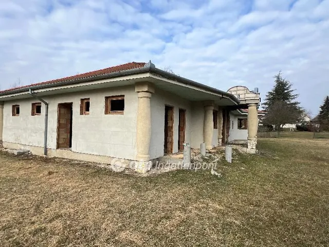 Eladó ház Döbrönte 220 nm