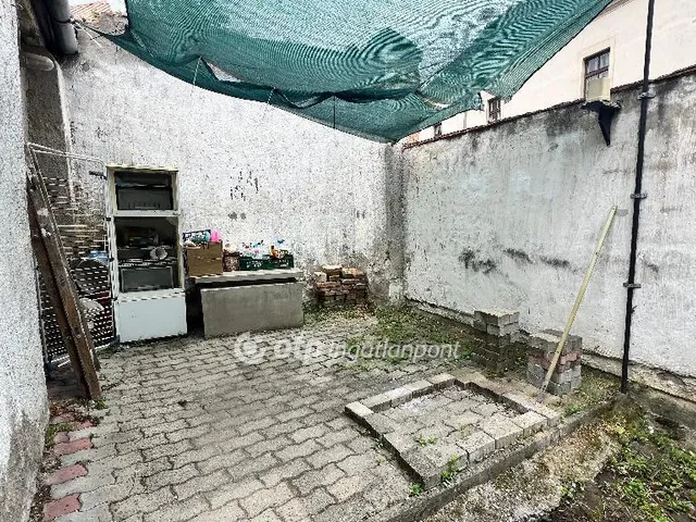 Eladó ház Pápa, Belváros 140 nm