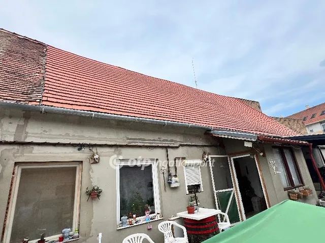 Eladó lakás Pápa, Belváros 57 nm