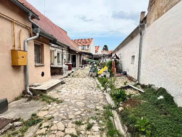 Eladó lakás Pápa, Belváros 57 nm