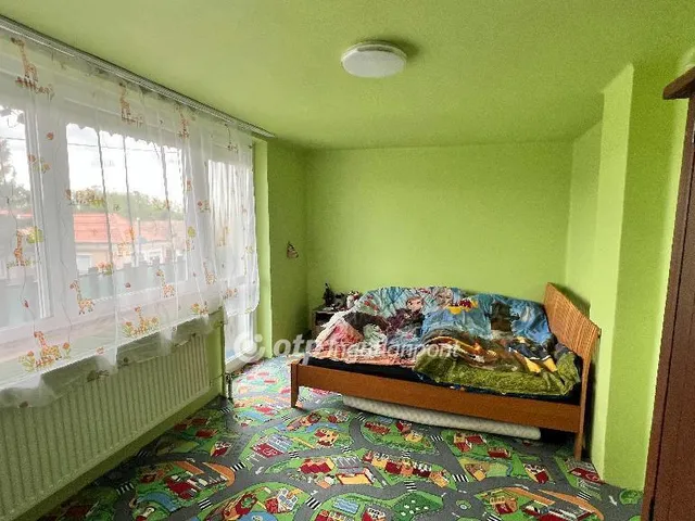 Eladó ház Pápa, Kéttornyúlak 150 nm