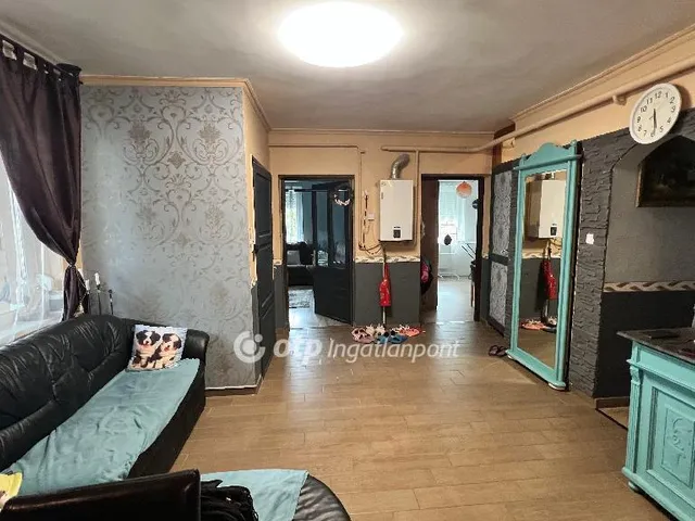 Eladó ház Pápa, Kéttornyúlak 150 nm