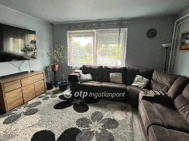 Eladó ház Pápa, Kéttornyúlak 150 nm