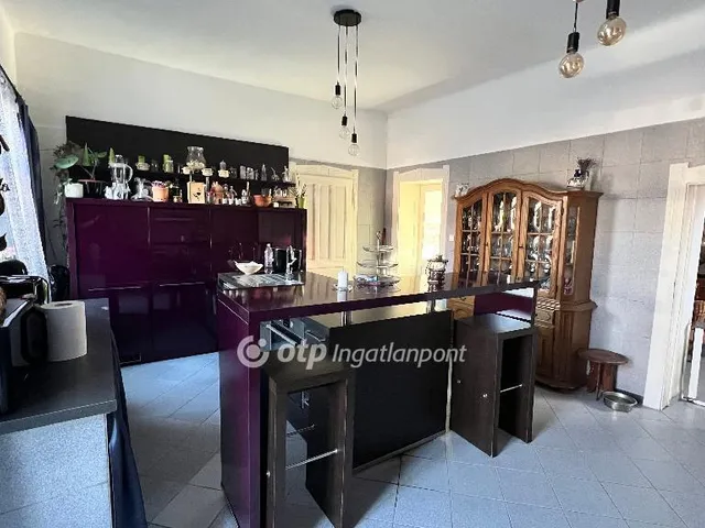 Eladó lakás Pápa 149 nm