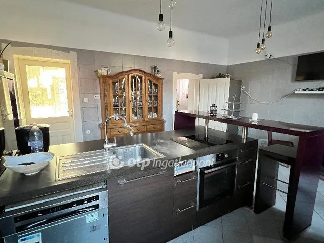 Eladó lakás Pápa 149 nm